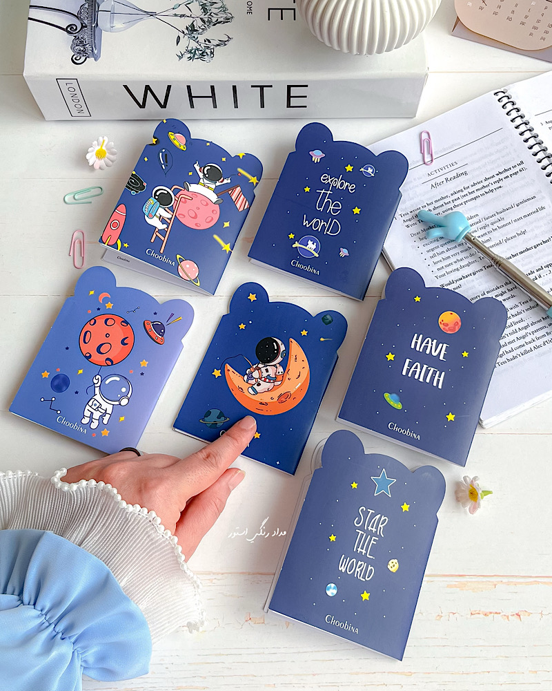 دفترچه پاسپورتی فضانورد